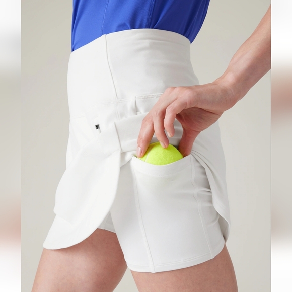 ATHLETA FAIRWAY GOLF SKORT 16" NWT WHITE SIZE MEDIUM - Picture 3 of 10